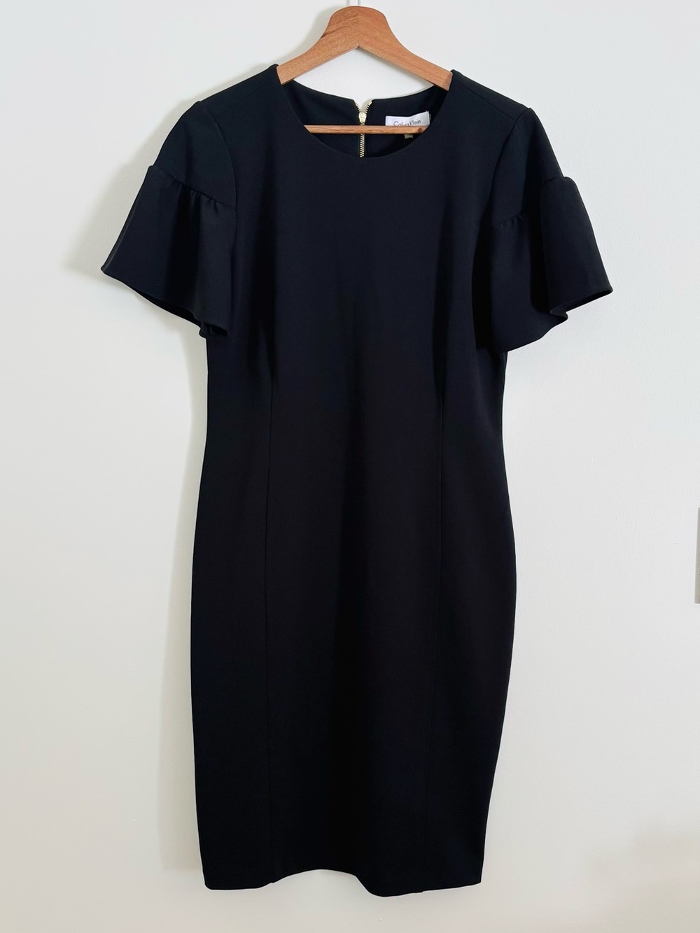 NWT Calvin Klein Short Ruffled Sleeve Shift Dress in Black